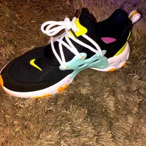 Nike react 8.5